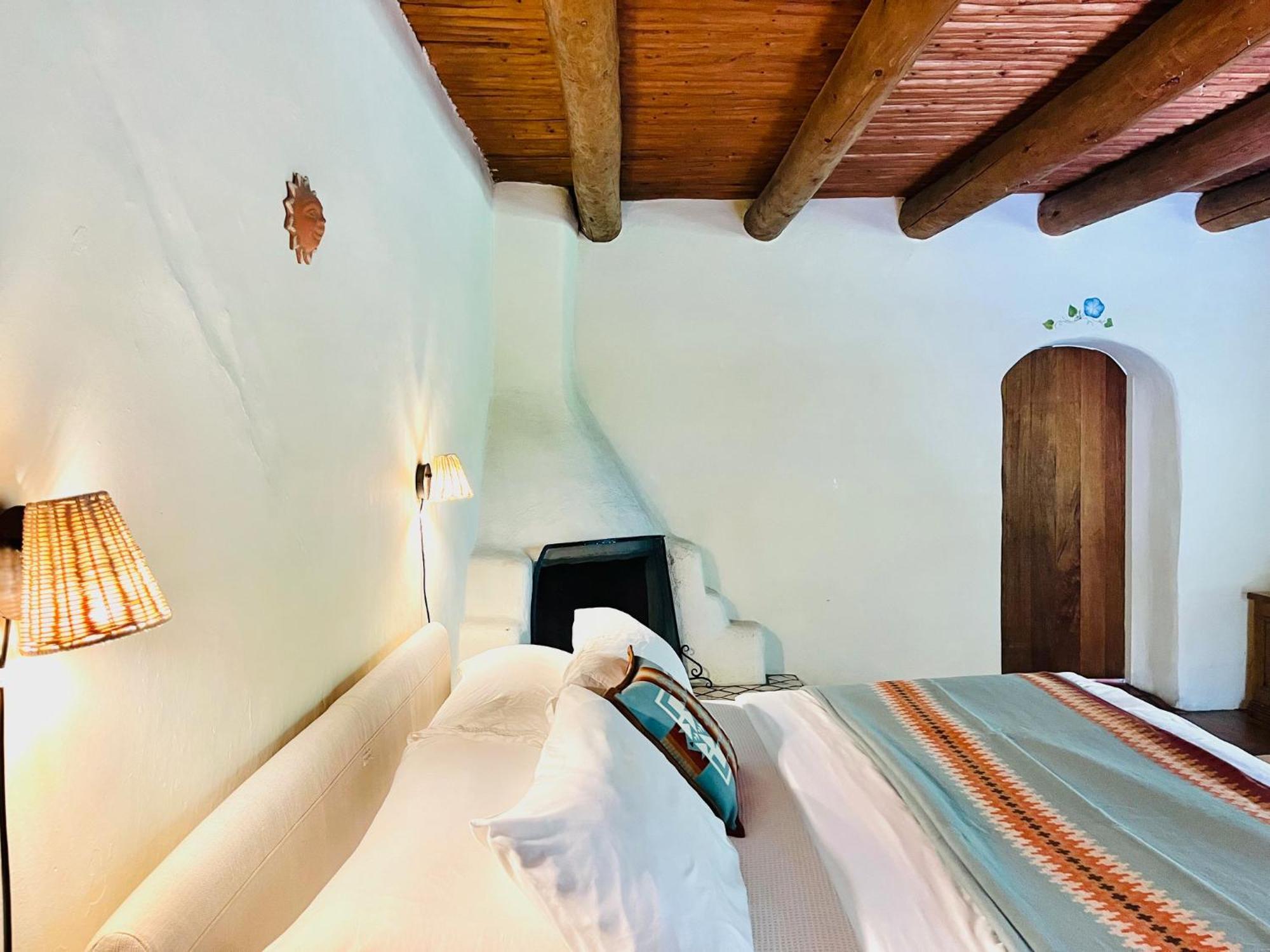 Hacienda Del Sol Bed and breakfast Taos
